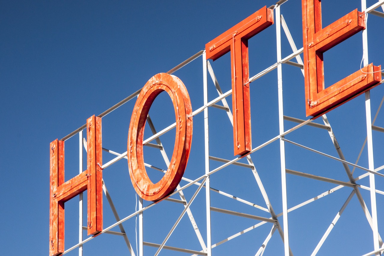 Czym się różni hostel od hotelu?